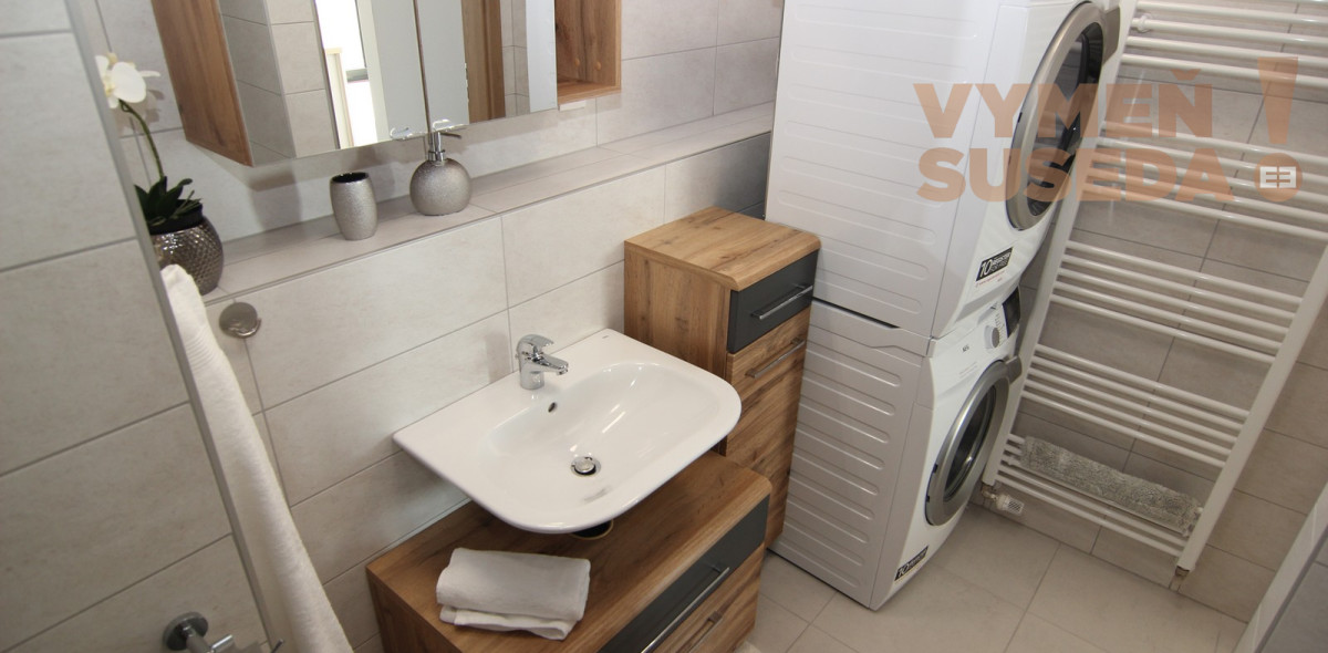 VYMEŇ SUSEDA! - JEDINEČNÝ 3 IZB. BYT S DVOMA BALKÓNMI A KRÁSNYM VÝHĽADOM, GARÁŽ+PIVNICA, NOVOSTAVBA, NIVY