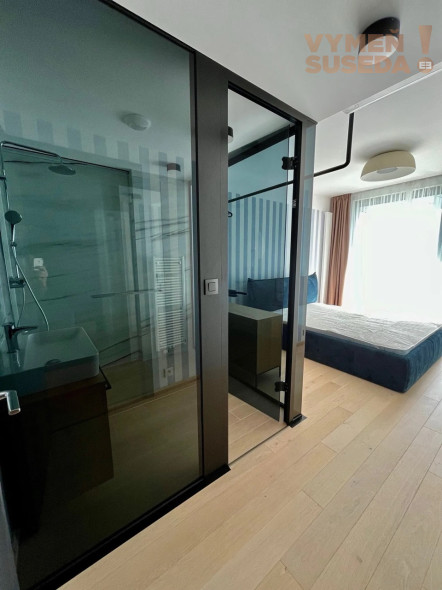 VYMEŇ SUSEDA! - VÝNIMOČNÝ 2 IZB. BYT S LOGGIOU A PARKOVANÍM, PRIBINOVA UL., EUROVEA TOWER, BRATISLAVA I, STARÉ MESTO,