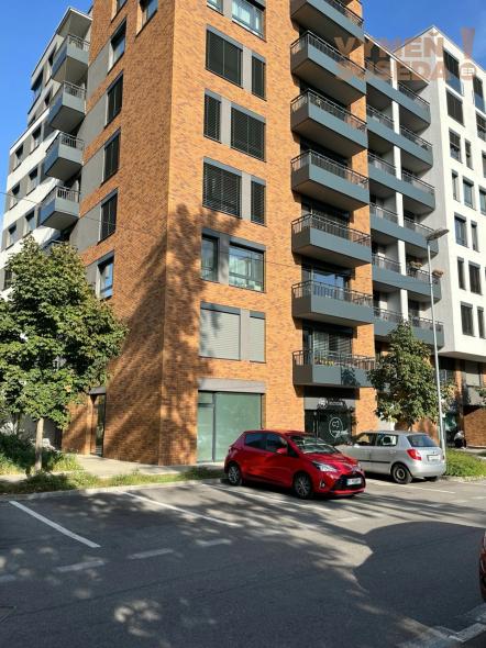 VYMEŇ SUSEDA! - VÝNIMOČNÝ 2 IZB. BYT S BALKÓNOM, BERNOLÁKOVA, BRATISLAVA I, STARÉ MESTO, PET FRIENDLY,