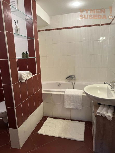 VYMEŇ SUSEDA! - VÝNIMOČNÝ 4 IZB. MEZONET S BALKÓNOM, BAZÉNOM A ZÁHRADOU, DOLNÁ, BRATISLAVA I, STARÉ MESTO,