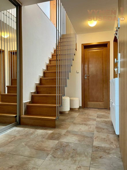 VYMEŇ SUSEDA! - VÝNIMOČNÝ 4 IZB. MEZONET S BALKÓNOM, BAZÉNOM A ZÁHRADOU, DOLNÁ, BRATISLAVA I, STARÉ MESTO,