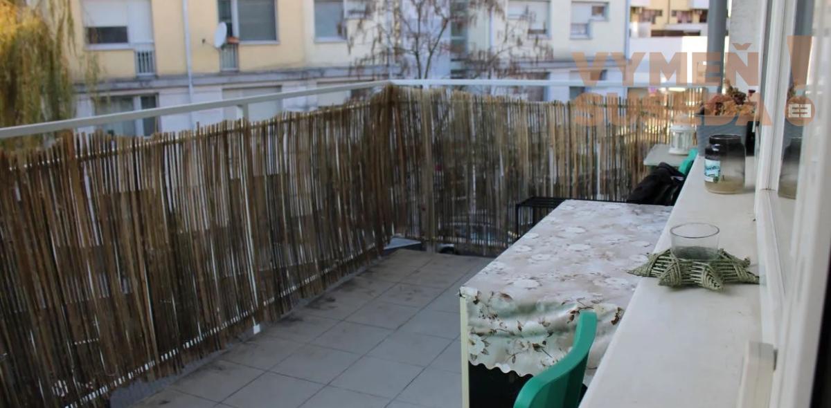 VYMEŇ SUSEDA! – VÝNIMOČNÝ 2 IZB. ZARIADENÝ BYT S BALKÓNOM, KRESÁNKOVA, BA IV, KARLOVA VES,