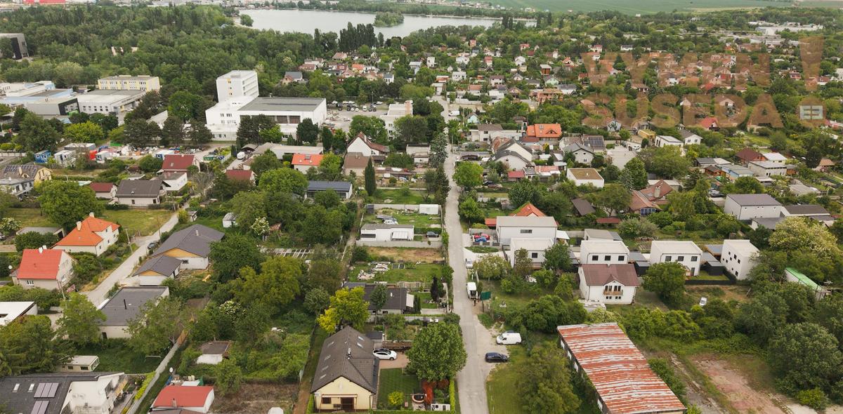 VYMEŇ SUSEDA! - VÝNIMOČNÝ STAVEBNÝ POZEMOK, BOČNÁ ULICA, BRATISLAVA II - TRNÁVKA.