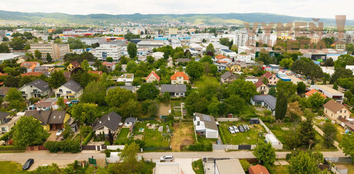 VYMEŇ SUSEDA! - VÝNIMOČNÝ STAVEBNÝ POZEMOK, BOČNÁ ULICA, BRATISLAVA II - TRNÁVKA.