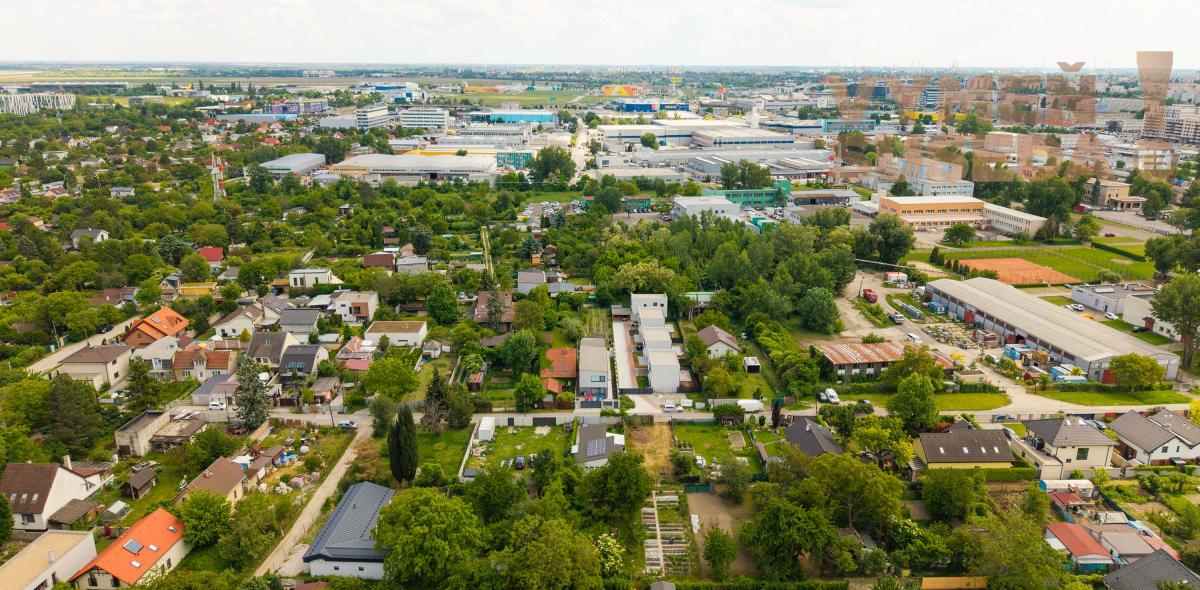 VYMEŇ SUSEDA! - VÝNIMOČNÝ STAVEBNÝ POZEMOK, BOČNÁ ULICA, BRATISLAVA II - TRNÁVKA.