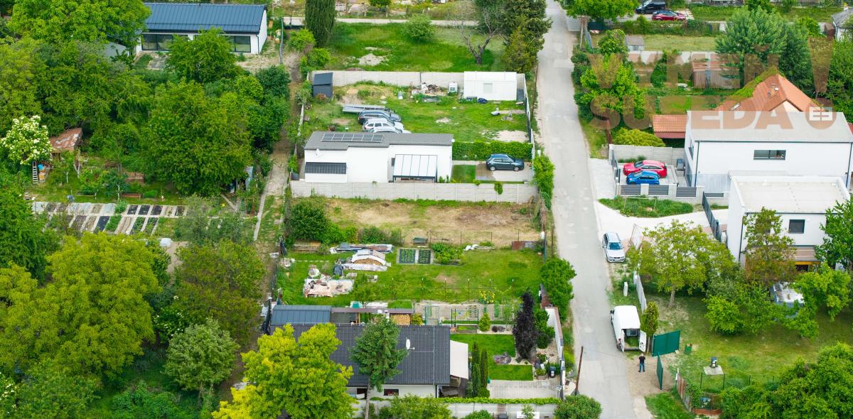 VYMEŇ SUSEDA! - VÝNIMOČNÝ STAVEBNÝ POZEMOK, BOČNÁ ULICA, BRATISLAVA II - TRNÁVKA.