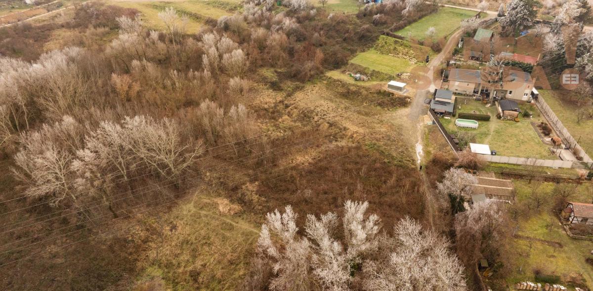 VYMEŇ SUSEDA! - VÝNIMOČNÝ POZEMOK BRATISLAVA III – NOVÉ MESTO, VINOHRADY – KOZIARKA 1502.00m2.