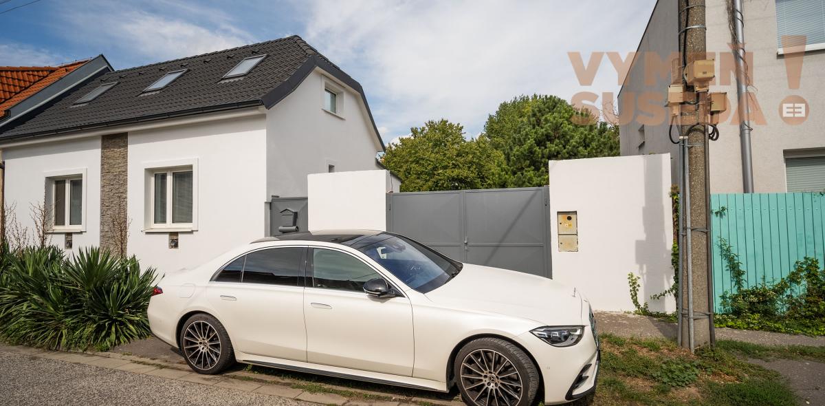 VYMEŇ SUSEDA! – PONÚKAME NA PREDAJ VÝNIMOČNÝ RD - RUŽINOV / PRIEVOZ S KRÁSNYM POZEMKOM 549m2