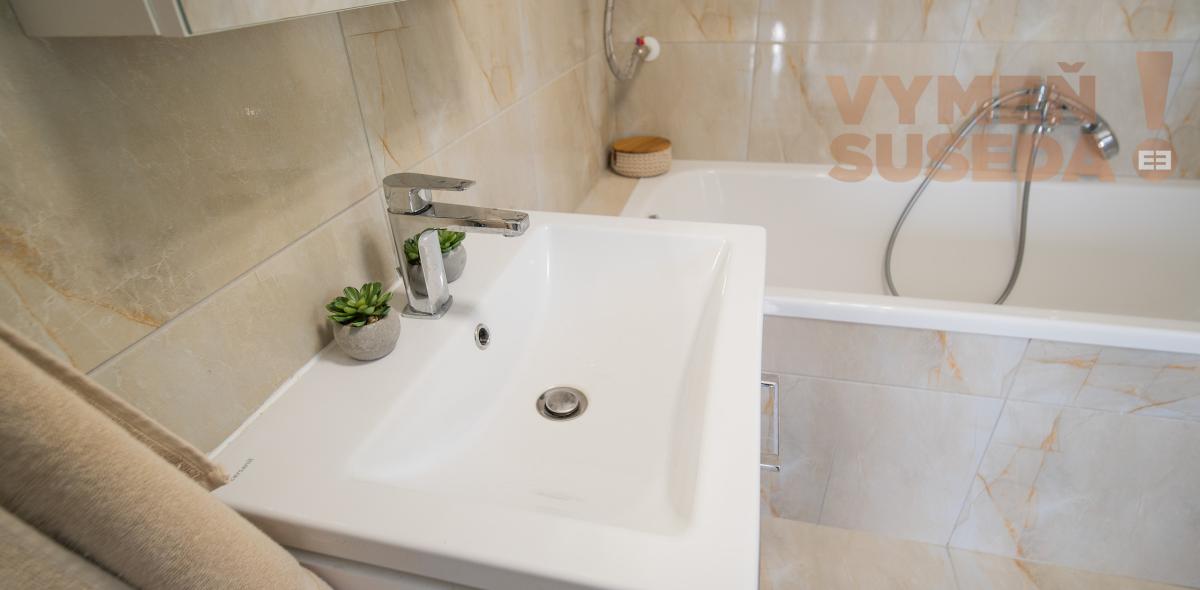 VYMEŇ SUSEDA! – PONÚKAME NA PREDAJ VÝNIMOČNÝ RD - RUŽINOV / PRIEVOZ S KRÁSNYM POZEMKOM 549m2