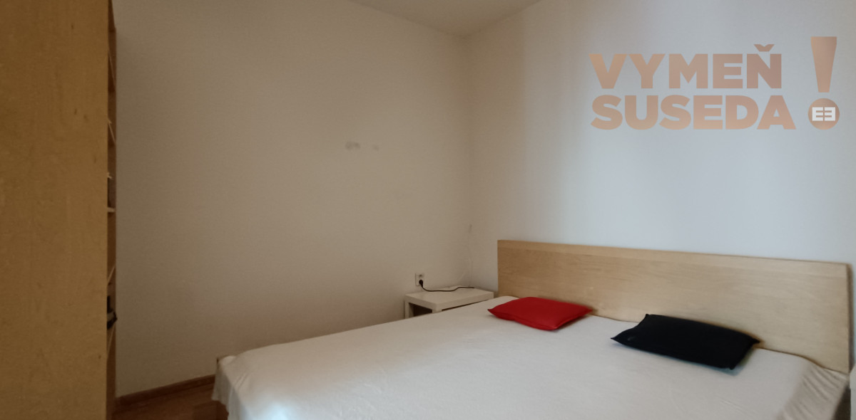 VYMEŇ SUSEDA! - Prenájom 2-izbového bytu – Medená ulica, BA Staré mesto