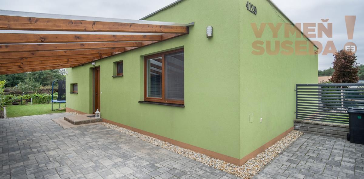 VYMEŇ SUSEDA! - 4 IZB. RODINNÝ DOM S VEĽKÝM ZÁHRADNÝM DOMČEKOM V NOVOVYBUDOVANEJ REZIDENČNEJ LOKALITE VAMPÍL