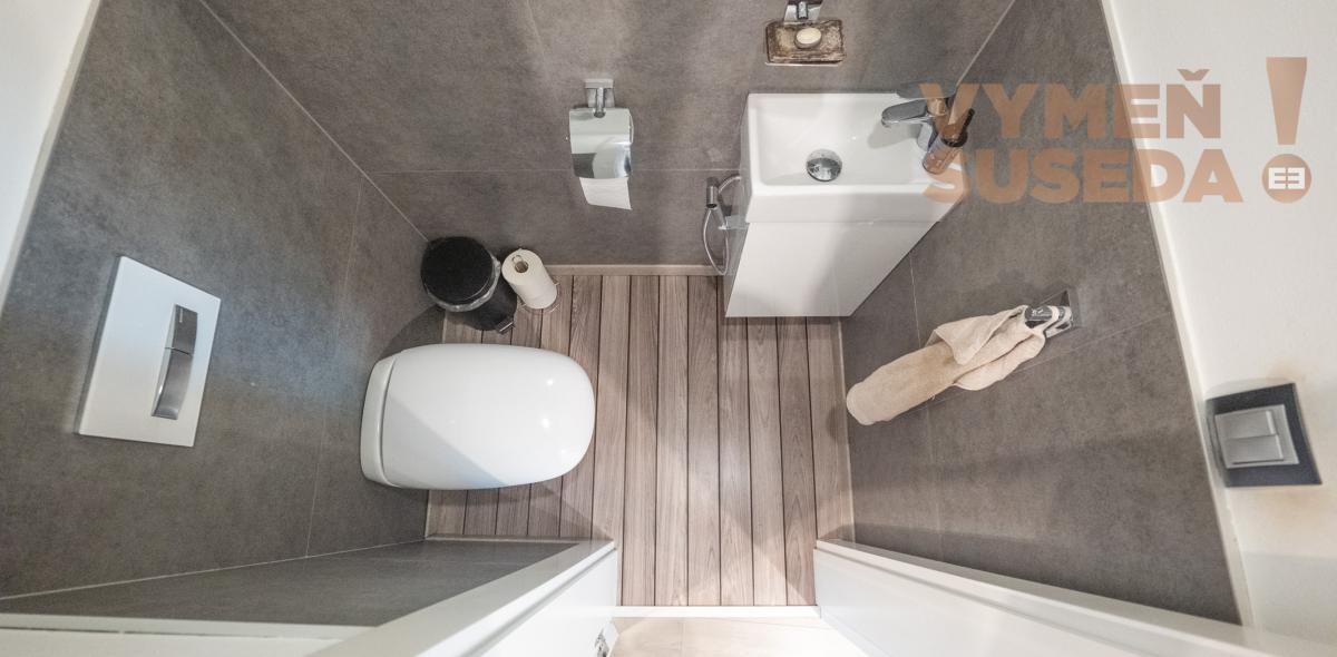 ESTATE INVEST – Exkluzívna investičná nehnuteľnosť o výmere 1000m2 s luxusným veľkometrážnym bytom v centre mesta Banská Bystrica