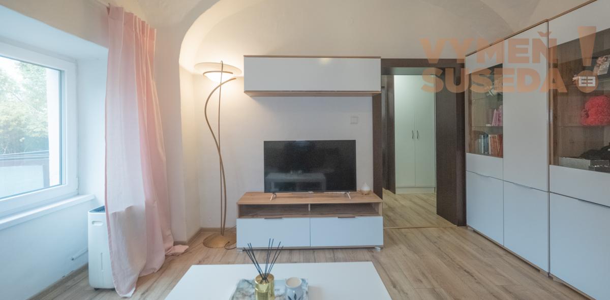 ESTATE INVEST – Exkluzívna investičná nehnuteľnosť o výmere 1000m2 s luxusným veľkometrážnym bytom v centre mesta Banská Bystrica