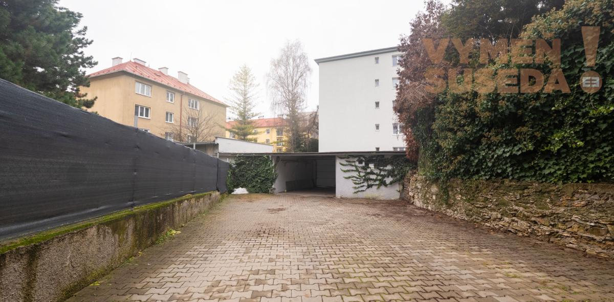 ESTATE INVEST – Exkluzívna investičná nehnuteľnosť o výmere 1000m2 s luxusným veľkometrážnym bytom v centre mesta Banská Bystrica