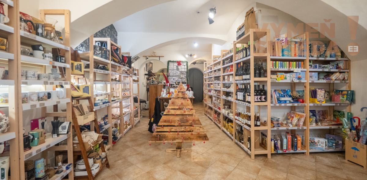 ESTATE INVEST – Exkluzívna investičná nehnuteľnosť o výmere 1000m2 s luxusným veľkometrážnym bytom v centre mesta Banská Bystrica