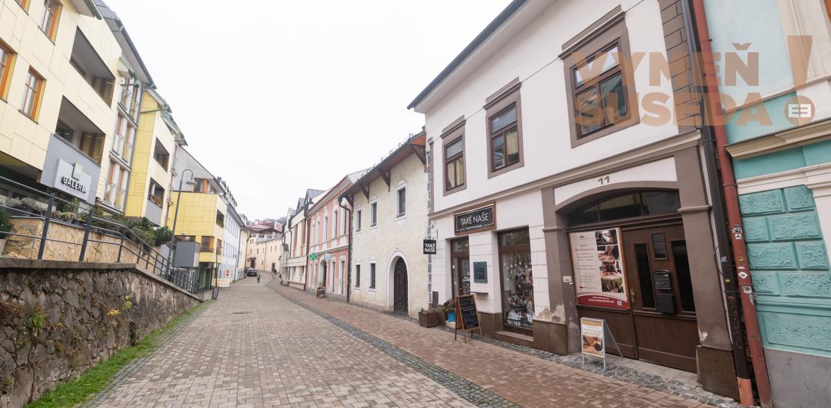 ESTATE INVEST – Exkluzívna investičná nehnuteľnosť o výmere 1000m2 s luxusným veľkometrážnym bytom v centre mesta Banská Bystrica