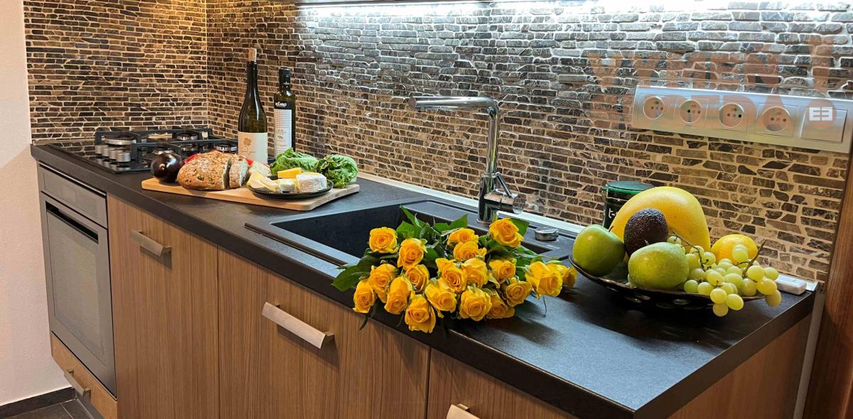 VYMEŇ SUSEDA - PET FRIENDLY priestranný 3 i. byt s veľkou lodžiou, BA – Lamač.