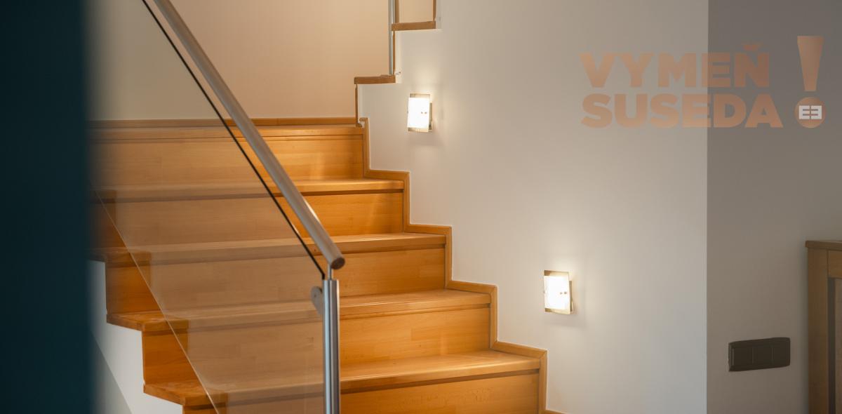 VYMEŇ SUSEDA! – PONÚKAME NA PREDAJ VÝNIMOČNÝ 5 IZBOVÝ RODINNÝ DOM, STUPAVA.