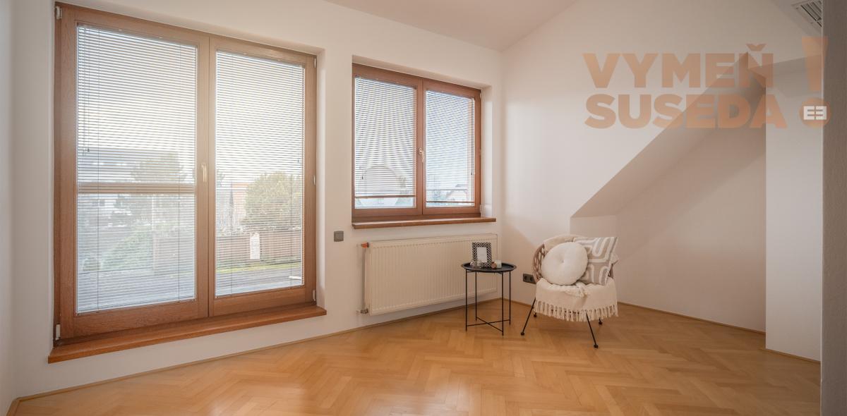 VYMEŇ SUSEDA! – PONÚKAME NA PREDAJ VÝNIMOČNÝ 5 IZBOVÝ RODINNÝ DOM, STUPAVA.