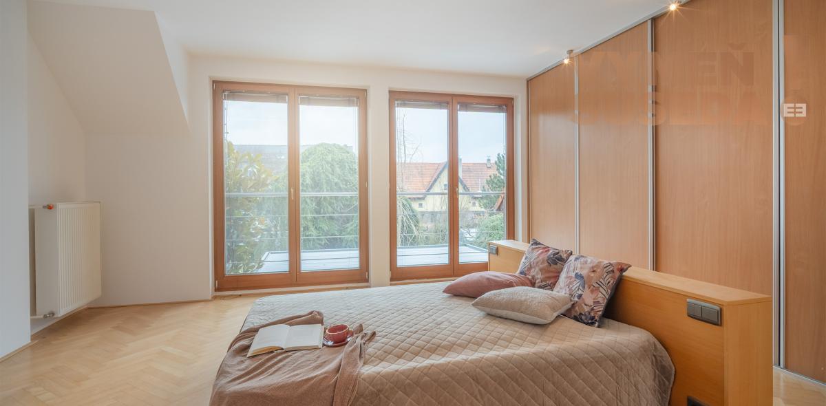 VYMEŇ SUSEDA! – PONÚKAME NA PREDAJ VÝNIMOČNÝ 5 IZBOVÝ RODINNÝ DOM, STUPAVA.