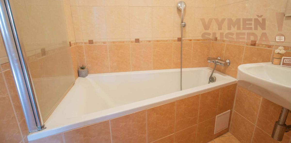 VYMEŇ SUSEDA! – Na predaj výnimočný 3 izbový byt v srdci Bratislavy – m.č. Ružinov /Sputniková ulica/