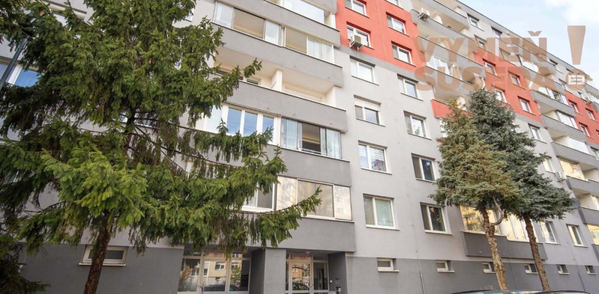 VYMEŇ SUSEDA! – Na predaj výnimočný 3 izbový byt v srdci Bratislavy – m.č. Ružinov /Sputniková ulica/