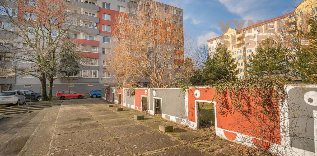 VYMEŇ SUSEDA! – Na predaj výnimočný 3 izbový byt v srdci Bratislavy – m.č. Ružinov /Sputniková ulica/