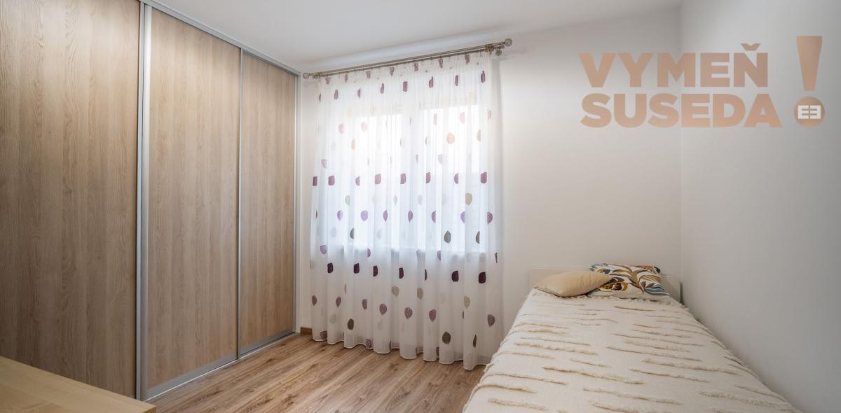 VYMEŇ SUSEDA! – VÝNIMOČNÝ 4 IZB. RODINNÝ DOM S VEĽKÝM POZEMKOM, obec HAMULIAKOVO