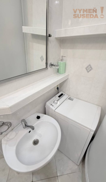 NA PRENÁJOM – PRIESTRANNÝ  2-IZBOVÝ BYT, REZEDOVÁ ULICA