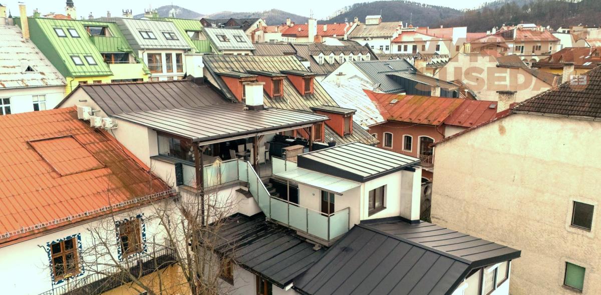ESTATE INVEST – Exkluzívna investičná nehnuteľnosť o výmere 1000m2 s luxusným veľkometrážnym bytom v centre mesta Banská Bystrica