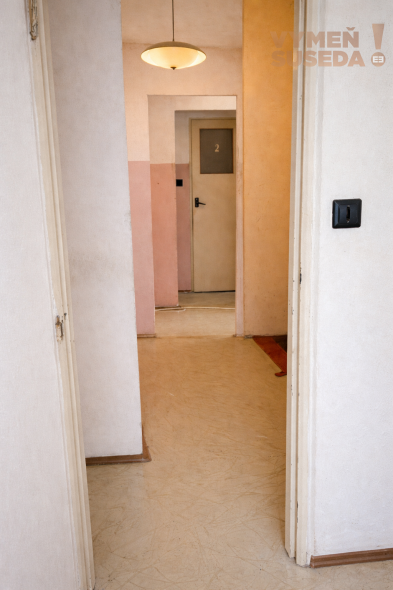 VYMEŇ SUSEDA! - Výnimočný  4-izbový byt v Ružinove s dvoma loggiami – Martinčekova ulica.