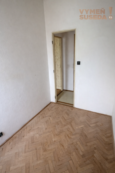 VYMEŇ SUSEDA! - Výnimočný  4-izbový byt v Ružinove s dvoma loggiami – Martinčekova ulica.