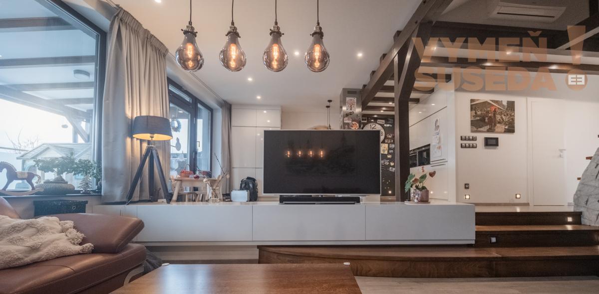 ESTATE INVEST – Exkluzívna investičná nehnuteľnosť o výmere 1000m2 s luxusným veľkometrážnym bytom v centre mesta Banská Bystrica