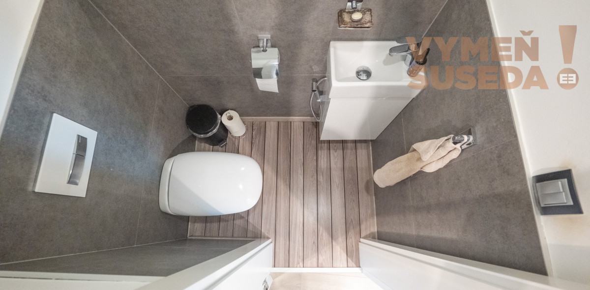 ESTATE INVEST – Exkluzívna investičná nehnuteľnosť o výmere 1000m2 s luxusným veľkometrážnym bytom v centre mesta Banská Bystrica