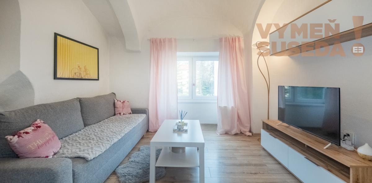 ESTATE INVEST – Exkluzívna investičná nehnuteľnosť o výmere 1000m2 s luxusným veľkometrážnym bytom v centre mesta Banská Bystrica