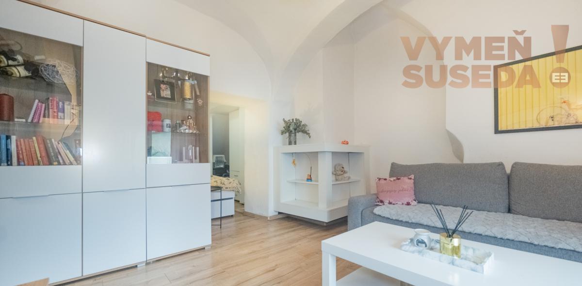 ESTATE INVEST – Exkluzívna investičná nehnuteľnosť o výmere 1000m2 s luxusným veľkometrážnym bytom v centre mesta Banská Bystrica