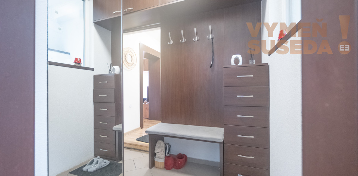 ESTATE INVEST – Exkluzívna investičná nehnuteľnosť o výmere 1000m2 s luxusným veľkometrážnym bytom v centre mesta Banská Bystrica