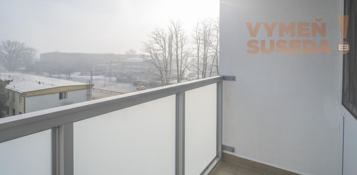 VYMEŇ SUSEDA! – KOMPLETNE ZREKONŠTRUOVANÝ 2 IZB. BYT S LOGGIOU A PARKOVACÍM MIESTOM, VLČIE HRDLO, BRATISLAVA II, RUŽINOV.