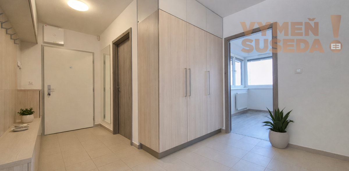 VYMEŇ SUSEDA! - Výnimočný, 3 izb. zariadený byt s terasou a parkovaním, s úžasným výhľadom na Bratislavu, Lužná ul., BA V.