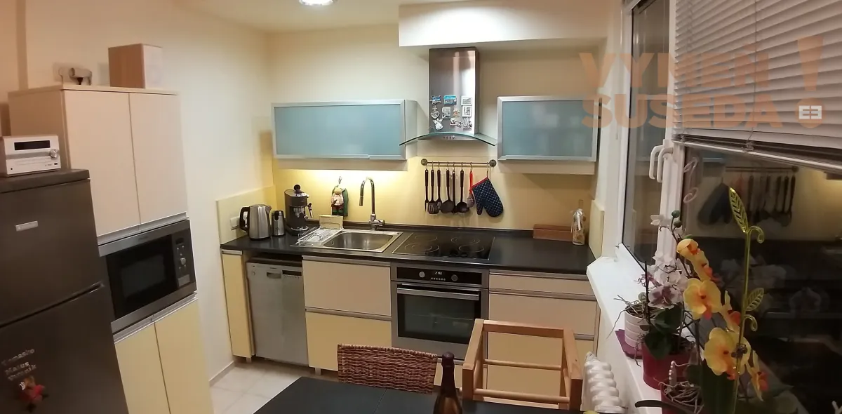 VYMEŇ SUSEDA! - 3. IZB. KLIMATIZOVANÝ -  ZREKONŠTRUOVANÝ BYT s LOGGIOU - BA III., RAČA - CÍGEĽSKÁ UL.