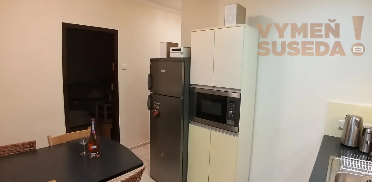 VYMEŇ SUSEDA! - 3. IZB. KLIMATIZOVANÝ -  ZREKONŠTRUOVANÝ BYT s LOGGIOU - BA III., RAČA - CÍGEĽSKÁ UL.