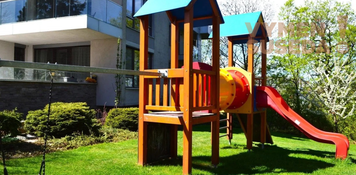VYMEŇ SUSEDA! – VÝNIMOČNÝ 2 IZB. ZARIADENÝ BYT S TERASOU A PARKOVANÍM, PET FRIENDLY, HRÍŇOVSKÁ, BA I, STARÉ MESTO,