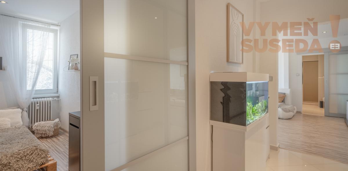 VYMEŇ SUSEDA! - VÝNIMOČNÝ 3 IZB. KOMPLETNE ZREKONŠTRUOVANÝ BYT s BALKÓNOM, VYHĽADÁVANÁ LOKALITA RUŽINOV, HABURSKÁ UL., BA II.