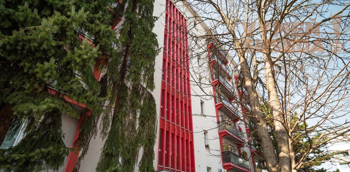 VYMEŇ SUSEDA! - VÝNIMOČNÝ 3 IZB. KOMPLETNE ZREKONŠTRUOVANÝ BYT s BALKÓNOM, VYHĽADÁVANÁ LOKALITA RUŽINOV, HABURSKÁ UL., BA II.