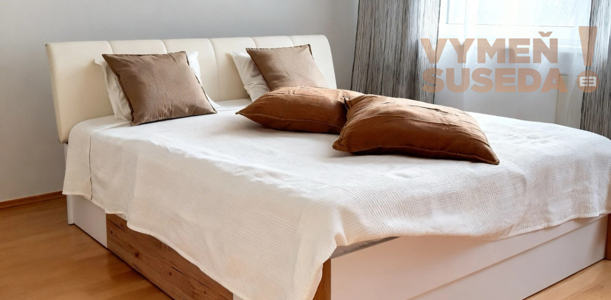 VYMEŇ SUSEDA! – VÝNIMOČNÝ 3 IZB. ZARIADENÝ BYT S BALKÓNOM, PET FRIENDLY, NÁMESTIE MARTINA BENKU, BA I, STARÉ MESTO.