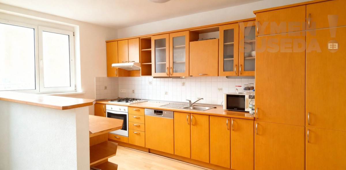 VYMEŇ SUSEDA! – VÝNIMOČNÝ 3 IZB. ZARIADENÝ BYT S BALKÓNOM, PET FRIENDLY, NÁMESTIE MARTINA BENKU, BA I, STARÉ MESTO.