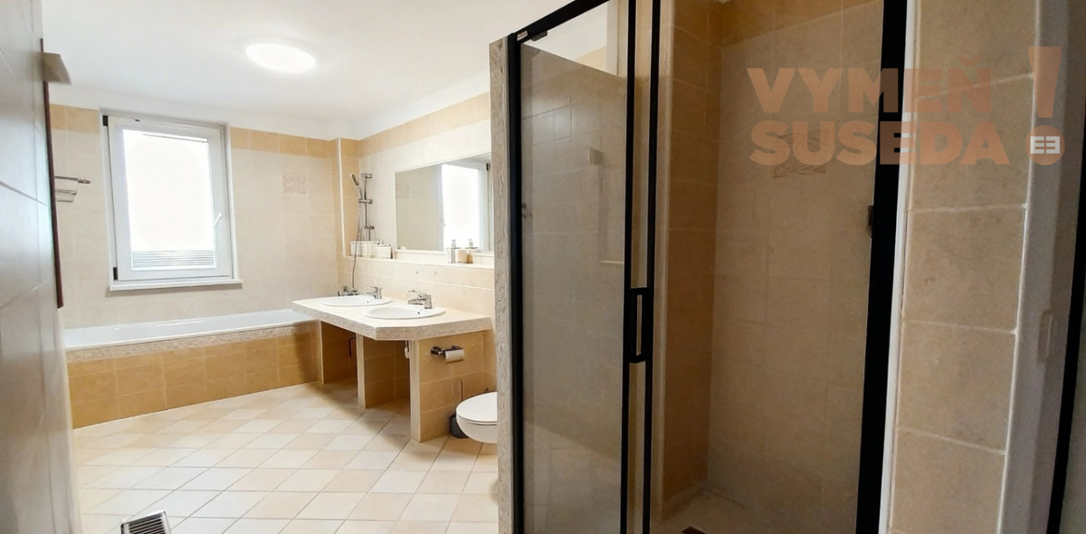 VYMEŇ SUSEDA! – VÝNIMOČNÝ 3 IZB. ZARIADENÝ BYT S BALKÓNOM, PET FRIENDLY, NÁMESTIE MARTINA BENKU, BA I, STARÉ MESTO.