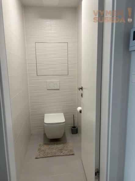 VYMEŇ SUSEDA! – VÝNIMOČNÝ 2 IZB. ZARIADENÝ BYT S BALKÓNOM, PET FRIENDLY, JARABINKOVÁ, BA II, RUŽINOV.