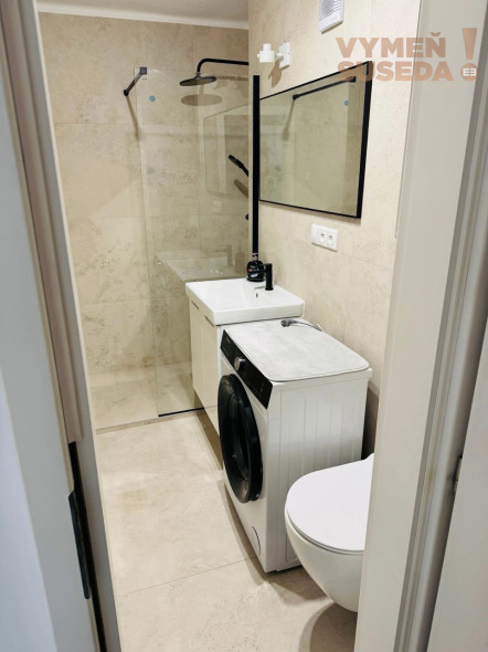 VYMEŇ SUSEDA! – VÝNIMOČNÝ 2 IZB. ZARIADENÝ BYT S FRANCÚZSKYM BALKÓNOM, ŠOLTÉSOVEJ, BA I, STARÉ MESTO.