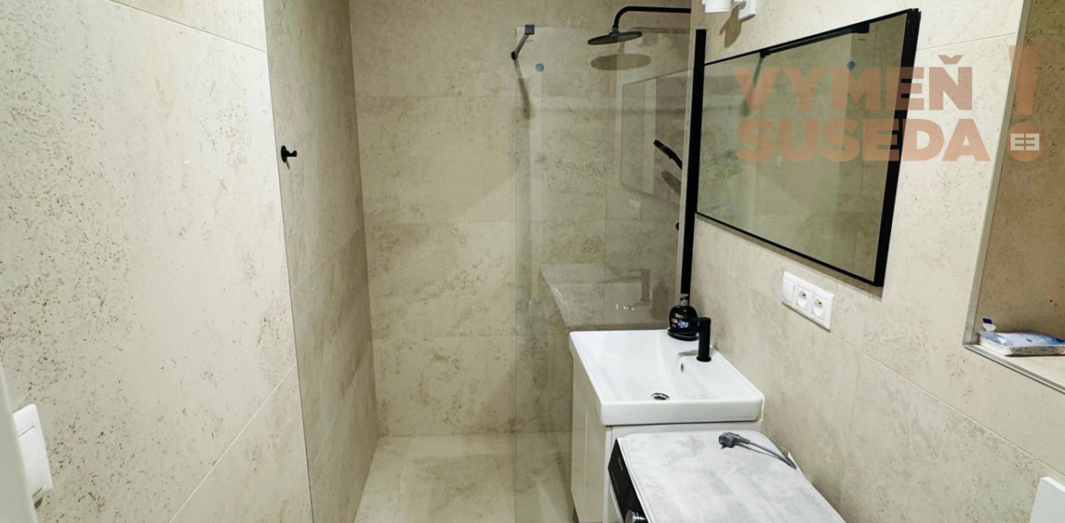 VYMEŇ SUSEDA! – VÝNIMOČNÝ 2 IZB. ZARIADENÝ BYT S FRANCÚZSKYM BALKÓNOM, ŠOLTÉSOVEJ, BA I, STARÉ MESTO.